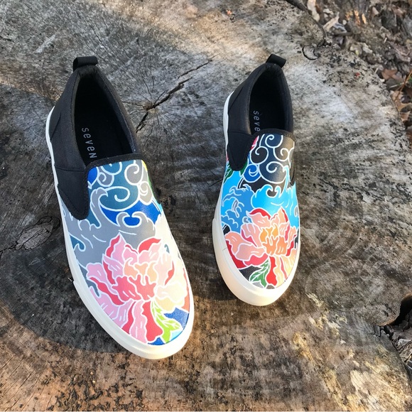 Custom hand painted slip ons featuring my flower bomb design - Picture 2 of 3